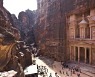 [한 컷 세계여행] 사막 협곡 아래에 신전이.. 2000년 비밀 간직한 고대 도시