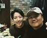 이동건, 이혼 후 첫 근황 포착..'밝은 미소'