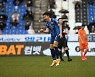 '멀티골' 김인성, K리그1 1라운드 MVP..K리그2는 장윤호