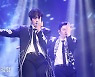 원어스, '칼군무' [스경포토]
