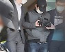 "아이에게 미안하고 죄송"..학대 양부 구속