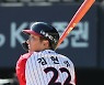 LG 김현수, 코로나19 특별엔트리 말소.."확진자 동선 겹쳐"
