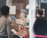 다시 700명대..나이트클럽 · 동호회서 집단감염