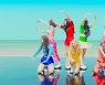 '신사동호랭이 걸그룹' 트라이비, 타이틀곡 '러버덤' 안무 영상 공개