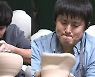 '나혼산' 기안84x김충재, 물레질 하는 미대 오빠