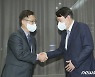 손 맞잡은 윤석열과 최재형