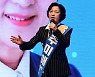 검찰개혁 지지층 결집..상승세 탄 추미애
