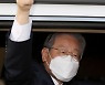 이재명, 승리의 퍼포먼스
