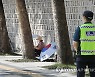 현장 예배하는 사랑제일교회 신자들