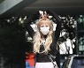 현아, 머리부터 발끝까지 '핫이슈'