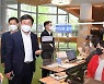 기재차관, 국민지원금 집행현장 방문.."이의신청 적극 구제"