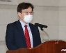 인사말하는 한수 공주박물관장