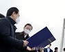 신안해상풍력 사업비 산출내역 투명하게 공개하라 [유준상의 돌직구]