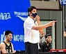 [JB포토] 2021 MG새마을금고 KBL컵대회, 선수들에게 지시하는 상무 장창곤 감독