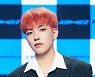 에이티즈 홍중 "수록곡 '록키' 작사·작곡·편곡 참여..영화에서 영감"