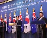 한·호주 2+2회의..정의용 "北 순항미사일, 대화 시급성 잘 보여줘"