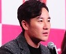 엄태웅, 영화 '마지막 숙제'로 활동 재개[공식]