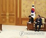 호주 외교·국방장관 접견하는 문 대통령