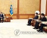 호주 외교·국방장관 접견하는 문 대통령