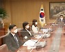 "통화정책 점진적으로 조정"..8월 금통위, 추가 금리인상 시사