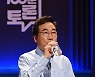 목 축이는 이낙연