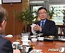 [속보]최재형 "대선캠프 해체..조속한 시일내 돌아오겠다"