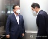 이재용 부회장과 인사하는 김부겸 총리