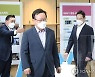 청년교육 현장 참석하는 김부겸 총리와 이재용 부회장
