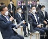 김총리·이재용 마주앉아..삼성 "3년간 청년일자리 3만개 창출"(종합)