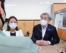 서민금융중앙통합지원센터 방문한 고승범 금융위원장