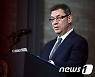 화이자 '어린이용 백신' 임상 속도..볼라 CEO "5세 미만 내달 결과"