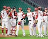 '4연패 탈출' SSG '오랜만에 하는 승리의 하이파이브' [MK포토]