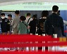 서울 신규 확진자 808명 '역대 최다'..사상 첫 800명대