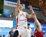 슛 노리는 이원대