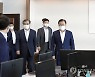 미사일전력 발사시험 참관하는 문 대통령