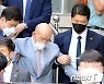 '5·18헬기사격 부인' 전두환 27일 항소심..재판 불출석