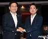 송영길·이준석, 언론법 '고의중과실 조항' 삭제 합의..법안 처리엔 이견