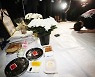 경찰이 막은 '자영업자 분향소'..3차 시도 끝에 국회 앞 설치