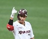 김웅빈 '9회 말 극적인 2타점 동점타' [MK포토]