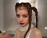 블랙핑크 리사, 파격적인 헤어스타일+브라톱 패션..이걸 소화하네