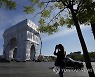 APTOPIX France Arc de Triomphe