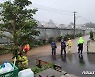 제주 도로에 흙탕물 '콸콸'
