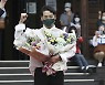 울산 언양초 '가수 박군 팬클럽' 발전기금 전달받아