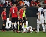'상처투성' 토트넘 산투 감독 "끔찍하다"..손흥민만 바라본다