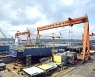 Hyundai Heavy Industries make a volatile debut, swinging 33% on first day