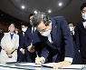 이낙연 "제주에 화해·평화의 꽃 만발할 때까지"