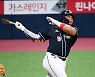 [포토] 페르난데스, 시원한 2루타