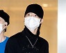 [현장포토] "시크를 입었다"..지민, 올블랙 출국
