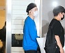 [포토] BTS 슈가, '샌들 신고 편안하게'