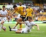 [리뷰] '황소 드리블' 황희찬, 2호골 아쉽게 놓쳐.. 울버햄턴은 0-2 패배